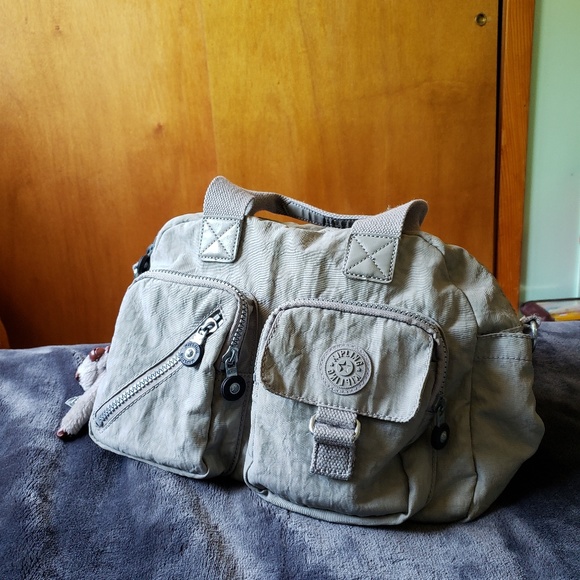 kipling defea cross body